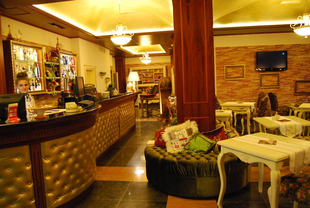 2 Kitarrat Boutique Hotel & Spa ดูร์เรส ภายนอก รูปภาพ