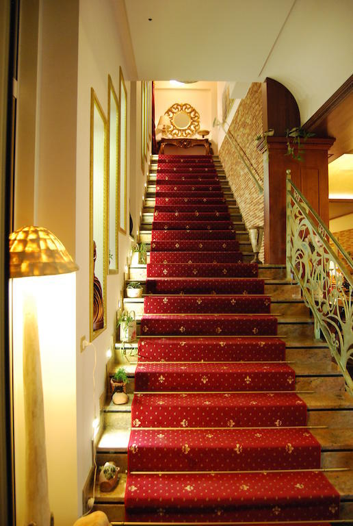 2 Kitarrat Boutique Hotel & Spa ดูร์เรส ภายนอก รูปภาพ