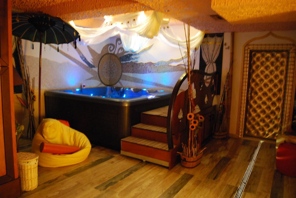 2 Kitarrat Boutique Hotel & Spa ดูร์เรส ภายนอก รูปภาพ