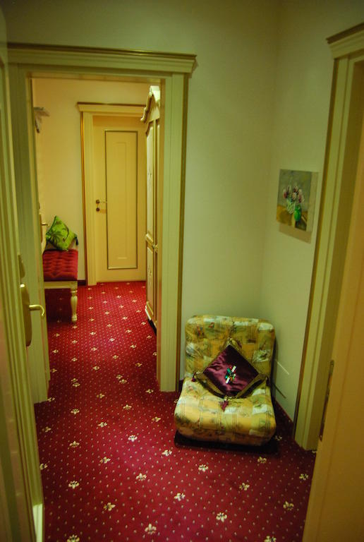 2 Kitarrat Boutique Hotel & Spa ดูร์เรส ภายนอก รูปภาพ