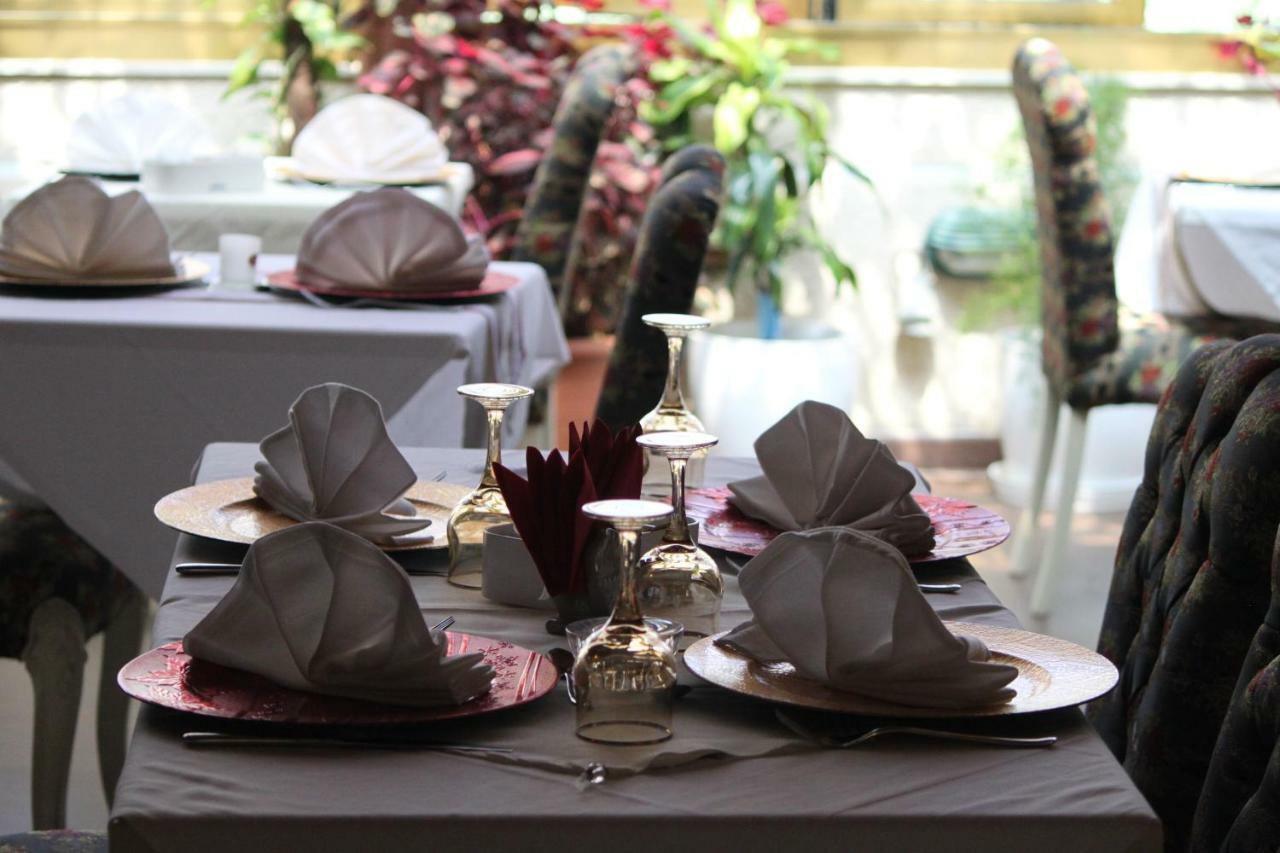 2 Kitarrat Boutique Hotel & Spa ดูร์เรส ภายนอก รูปภาพ